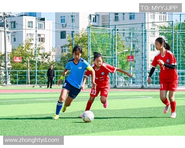 贵阳足球小球星勇敢追梦在绿茵场上展现无限激情与青春风采